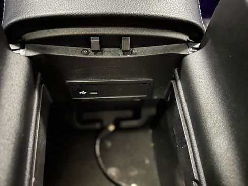 Used 2021 Mercedes-Benz GLS 580 4MATIC image 33