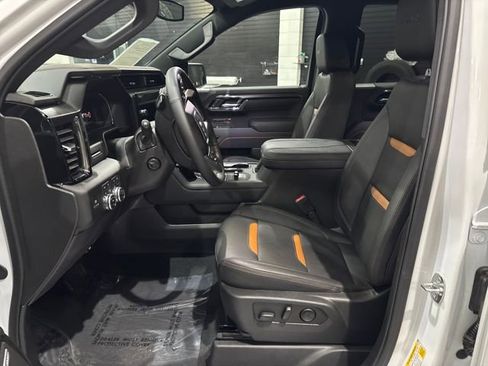 Used 2025 GMC Sierra 1500 AT4 image 11