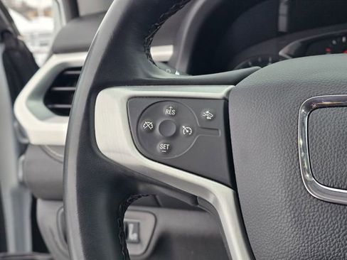 Used 2023 GMC Acadia SLT image 11