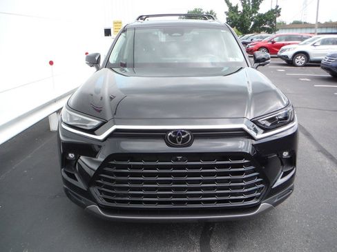 Used 2024 Toyota Grand Highlander AWD image 5