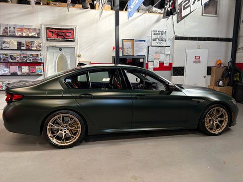 Used 2022 BMW M5 CS image 4