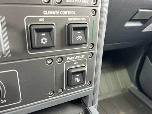 Used 2025 INEOS Grenadier AWD/4WD image 39