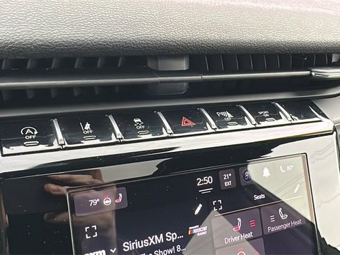 Used 2024 Jeep Grand Cherokee Altitude image 19