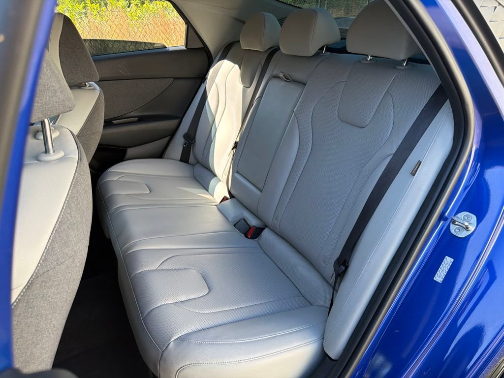 Used 2024 Hyundai Elantra Limited FWD image 18