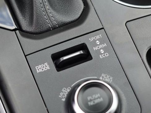 Used 2023 Toyota Highlander XSE AWD/4WD image 35
