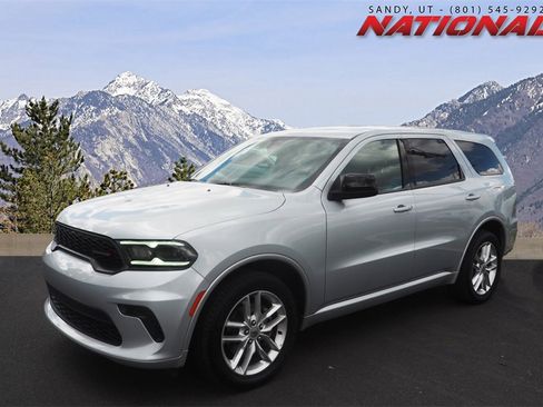 Used 2023 Dodge Durango GT image 1