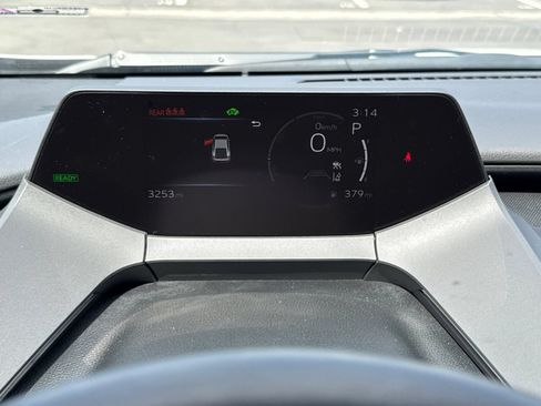 Used 2026 Toyota Prius FWD image 5