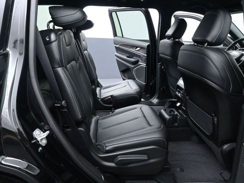New 2026 Jeep Grand Cherokee L Limited AWD/4WD image 17