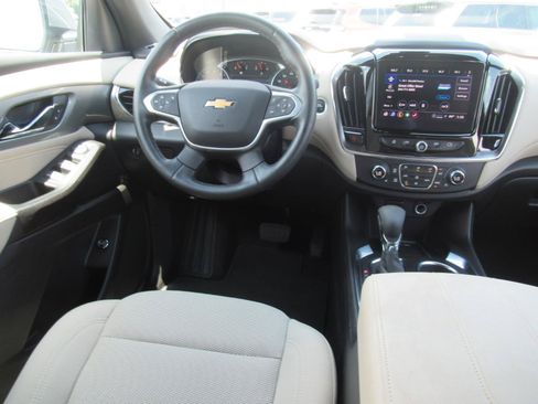 Used 2023 Chevrolet Traverse LT FWD image 13