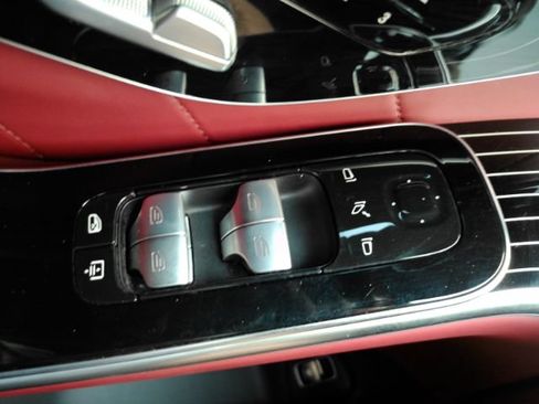 Used 2024 Mercedes-Benz S 580 4MATIC Sedan w/ AMG Line image 47