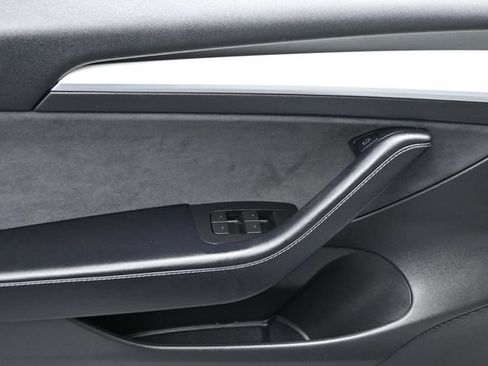 Used 2022 Tesla Model 3 Standard Range RWD image 8