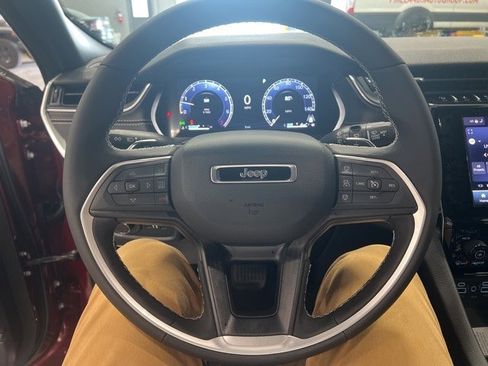 New 2025 Jeep Grand Cherokee L Laredo w/ Luxury Tech Group I image 13