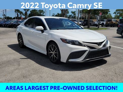 Certified 2022 Toyota Camry SE FWD image 3