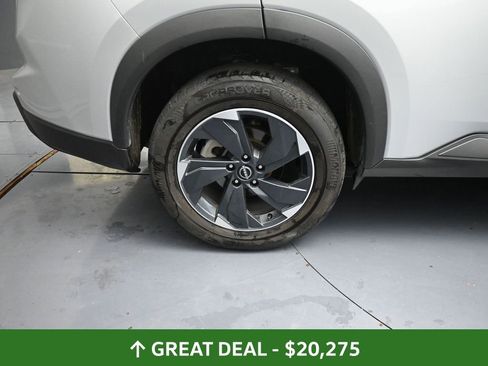 Used 2024 Nissan Rogue SV image 19