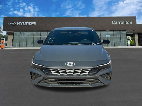 New 2025 Hyundai Elantra SEL FWD image 2
