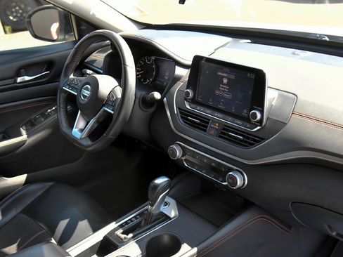 Used 2022 Nissan Altima 2.5 SR w/ Midnight Edition Package FWD image 41