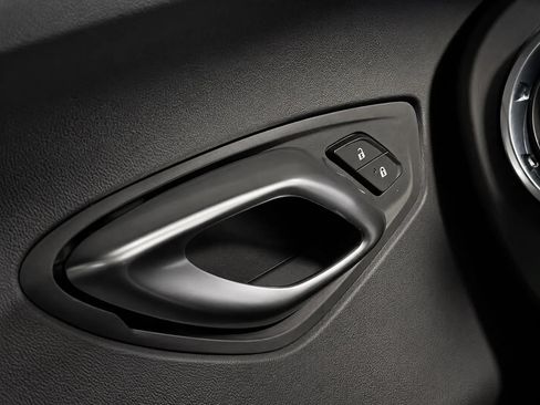 Used 2020 Chevrolet Camaro SS RWD image 32