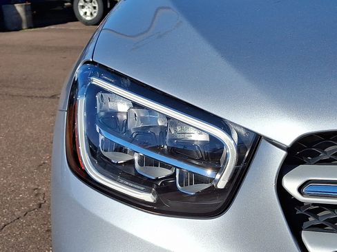 Used 2022 Mercedes-Benz GLC 300 4MATIC w/ Multimedia Package Lite image 9