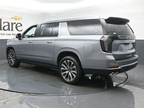 New 2026 Chevrolet Suburban High Country AWD/4WD image 15