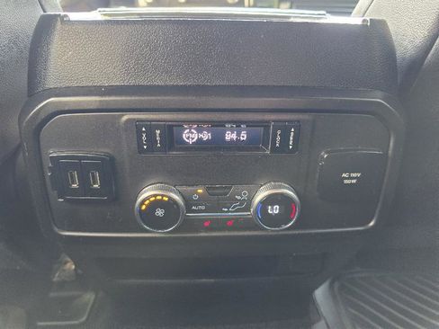 Used 2018 Ford Expedition Limited w/ Equipment Group 301A AWD/4WD image 9