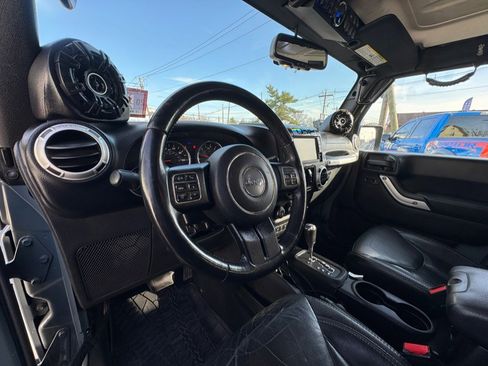 Used 2014 Jeep Wrangler Unlimited Sahara w/ Dual Top Group image 21