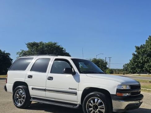 Used 2002 Chevrolet Tahoe LS RWD image 2