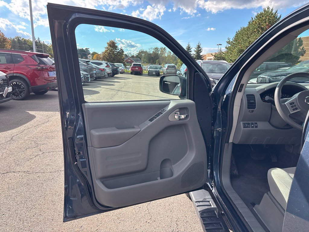 Used 2019 Nissan Frontier SV AWD/4WD image 15