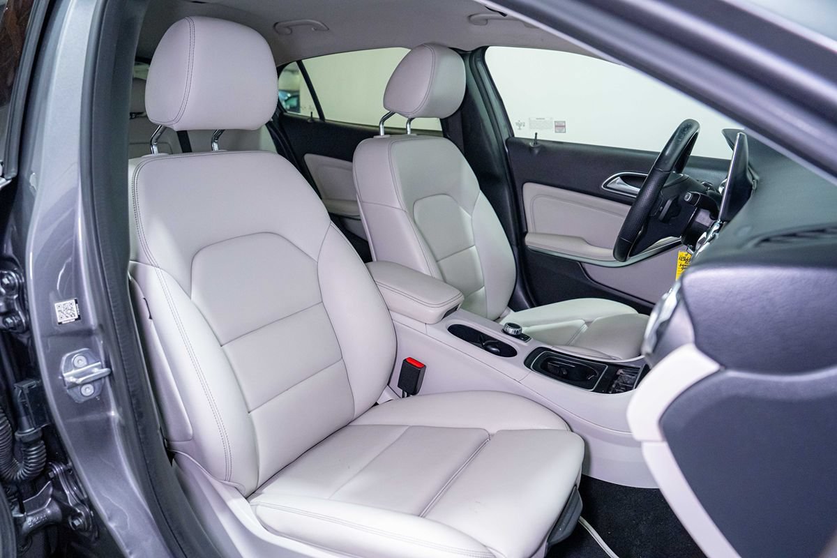 Used 2020 Mercedes-Benz GLA 250 4MATIC w/ Premium Package image 20