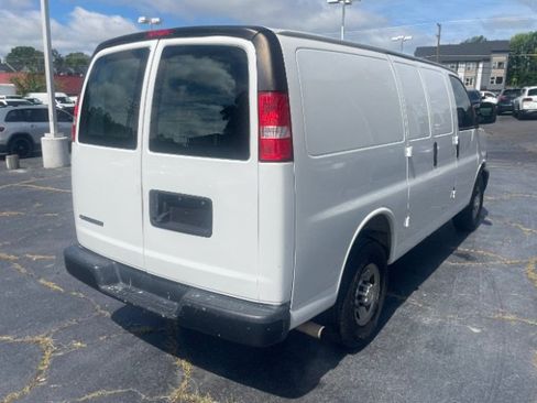 Used 2021 Chevrolet Express 2500 w/ Driver Convenience Package RWD image 6