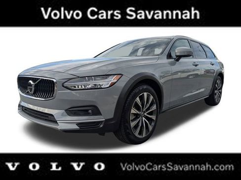 Used 2024 Volvo V90 B6 Cross Country Plus image 10
