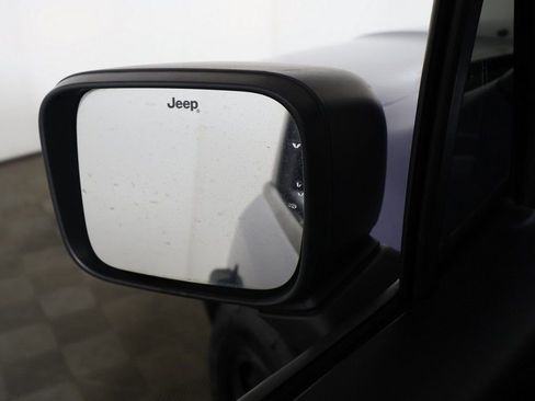 Used 2018 Jeep Renegade Sport w/ Power & Air Group image 28