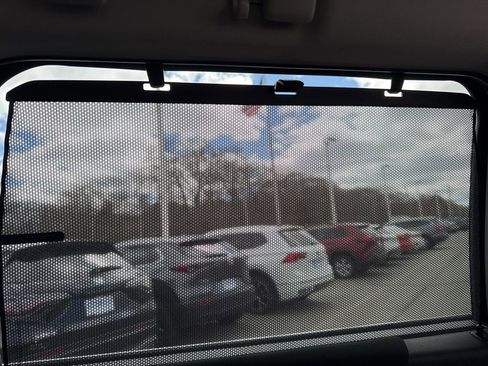 Used 2022 Mitsubishi Outlander ES image 12