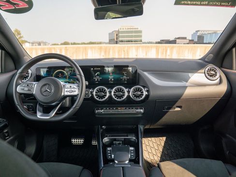 Used 2022 Mercedes-Benz GLA 35 AMG 4MATIC image 19