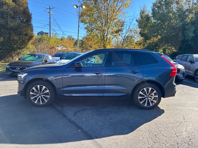 Used 2024 Volvo XC60 B5 Core w/ Protection Package Premier AWD/4WD image 16