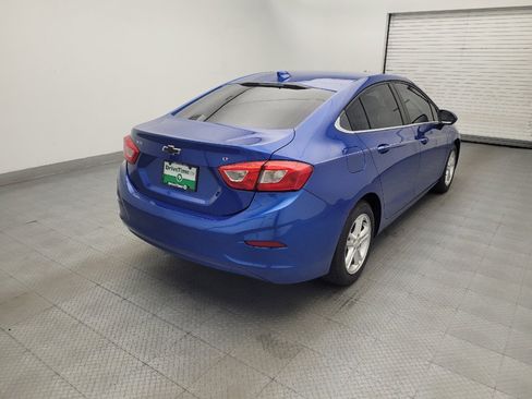 Used 2018 Chevrolet Cruze LT w/ Sun And Sound Package FWD image 9