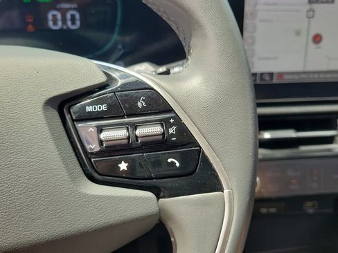 Used 2023 Kia Niro EX FWD image 21