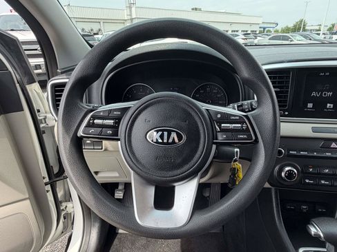 Used 2020 Kia Sportage LX AWD/4WD image 12