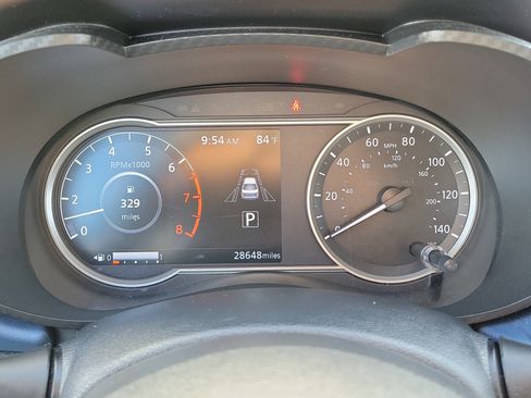 Used 2025 Nissan Versa SV FWD image 23