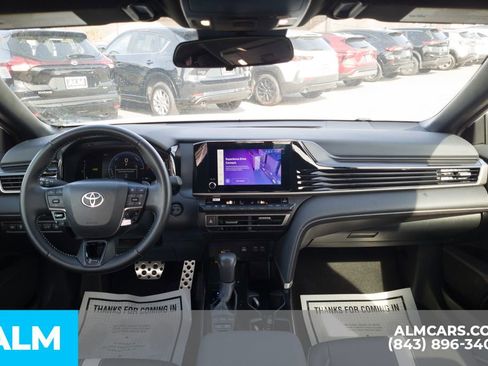 Used 2025 Toyota Camry SE image 20