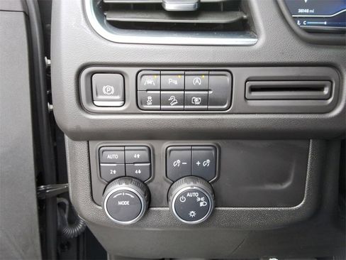 Certified 2024 Chevrolet Tahoe Z71 w/ Luxury Package image 38