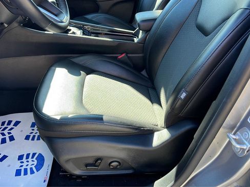 Used 2022 Jeep Compass Latitude w/ Sun and Sound Group image 16