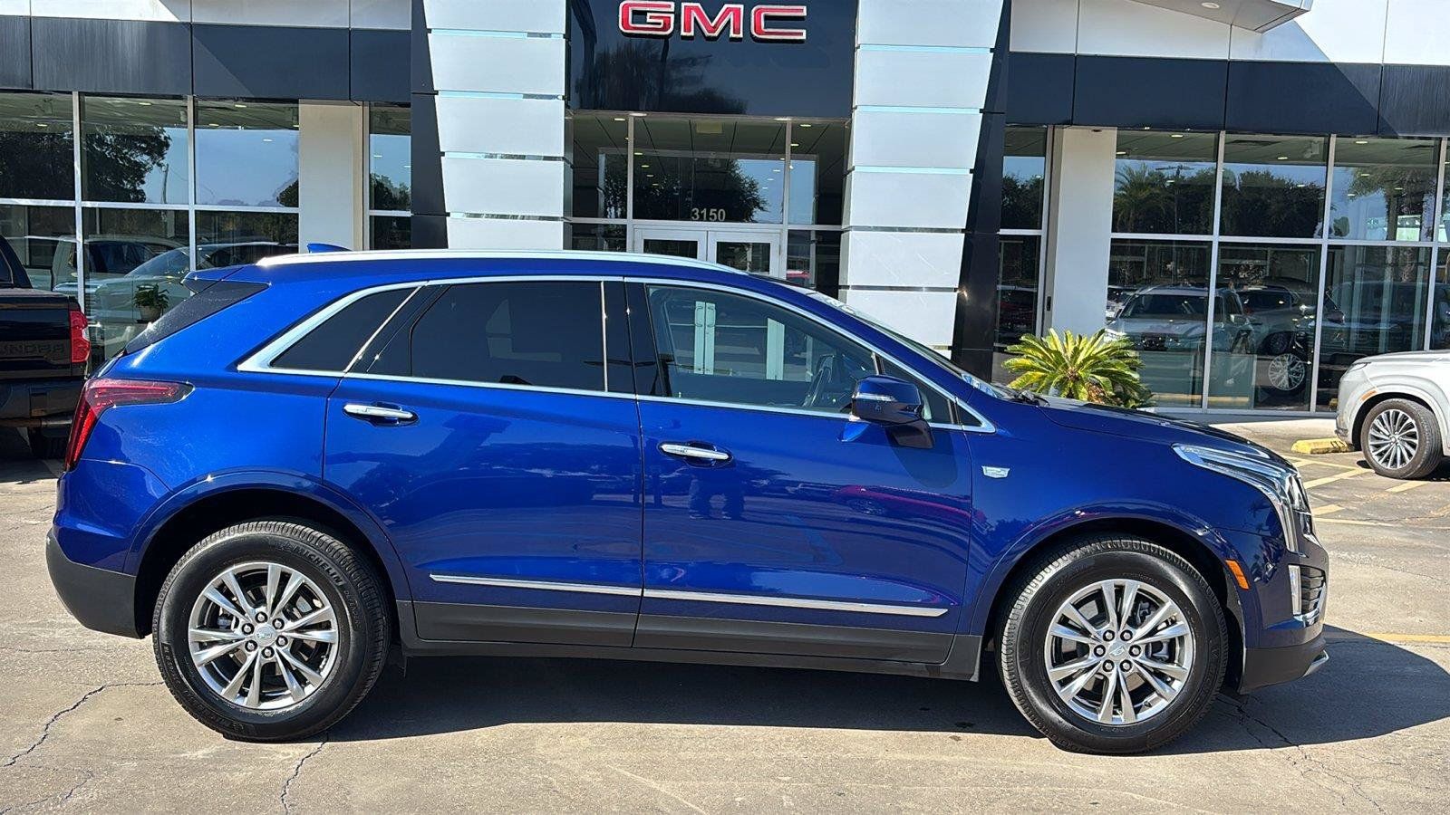Certified 2023 Cadillac XT5 Premium Luxury AWD/4WD image 8