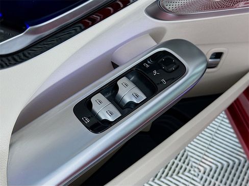 Used 2025 Mercedes-Benz C 300 4MATIC Sedan image 19