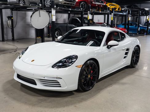 Used 2024 Porsche 718 Cayman S image 1