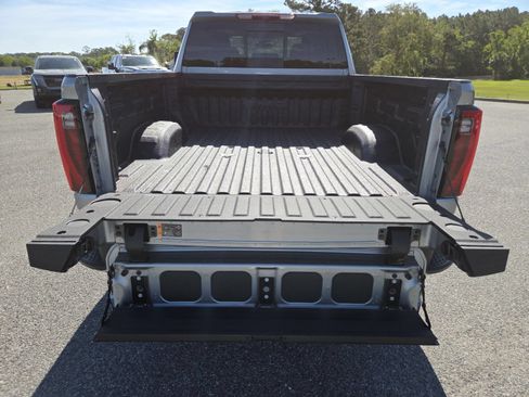 New 2026 GMC Sierra 2500 SLT w/ SLT Premium Package AWD/4WD image 24