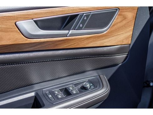Used 2025 Volkswagen Atlas SE AWD/4WD image 21