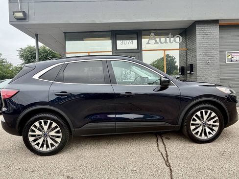 Used 2021 Ford Escape Titanium AWD/4WD image 2