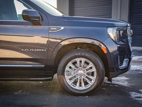 Used 2024 GMC Yukon XL SLT image 4