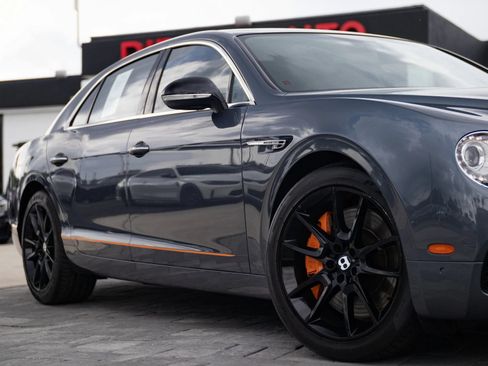 Used 2018 Bentley Flying Spur S V8 AWD/4WD image 3