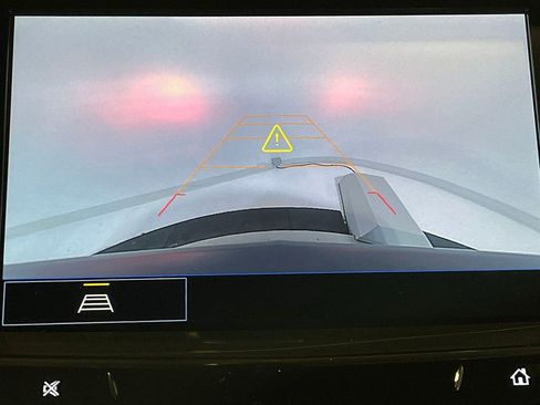 Used 2025 Cadillac XT6 Premium Luxury image 4